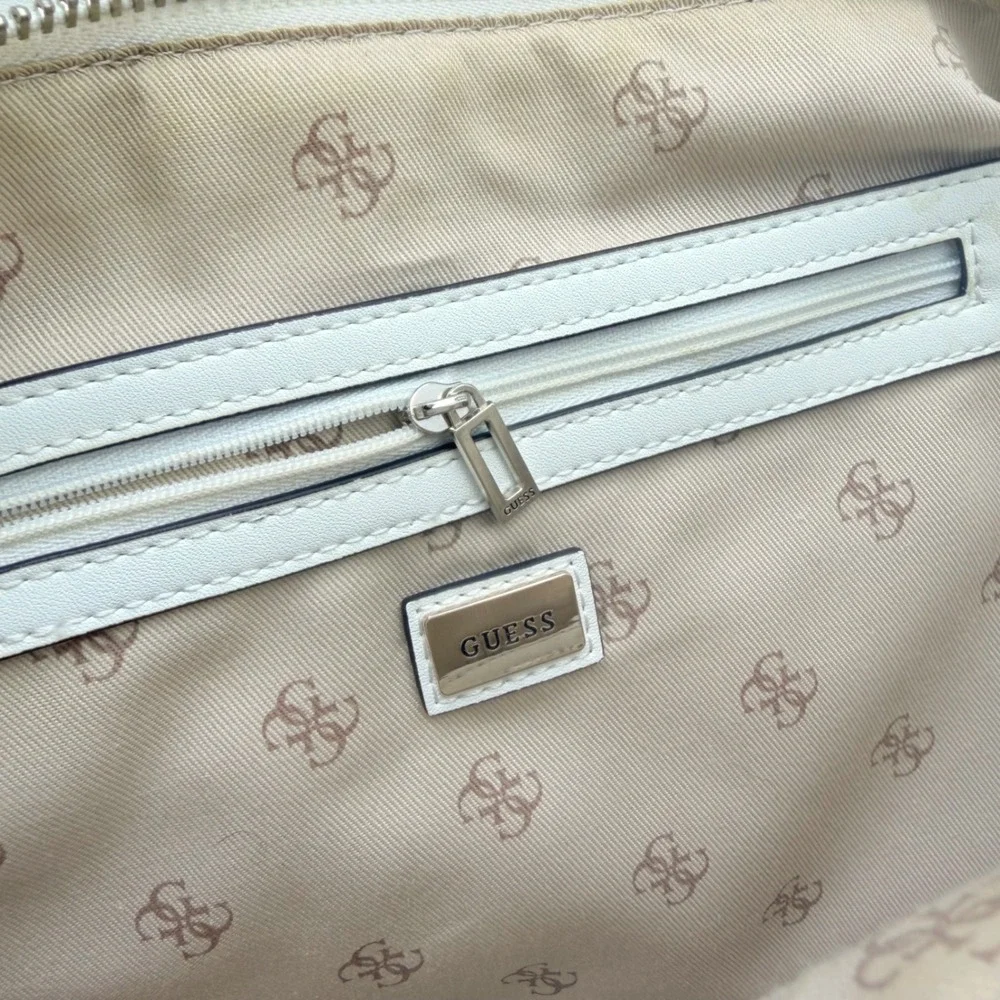 GUESS Logo Love Satchel White Faux Leather Y2K Style Girlfriend Shoulder‎ Bag